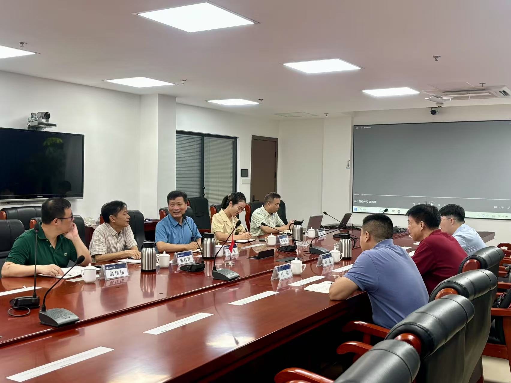 華陸工程科技有限責(zé)任公司一行到石化設(shè)計院開展座談交流